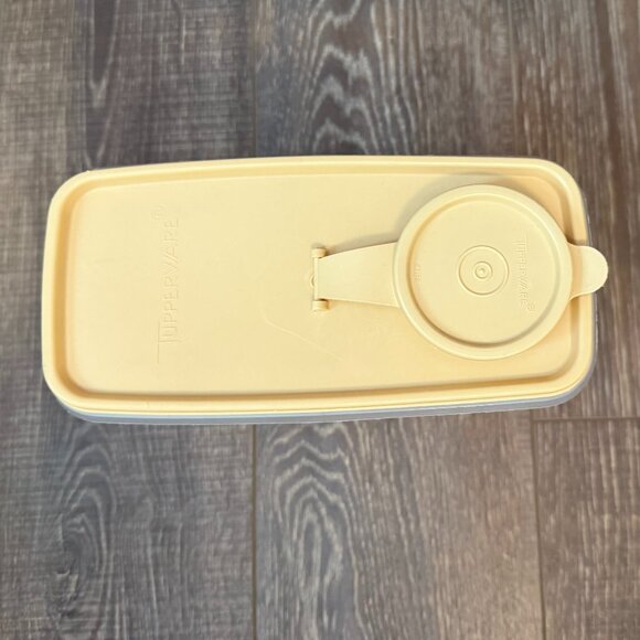 Tupperware Cereal Keeper - Picture 5 of 14